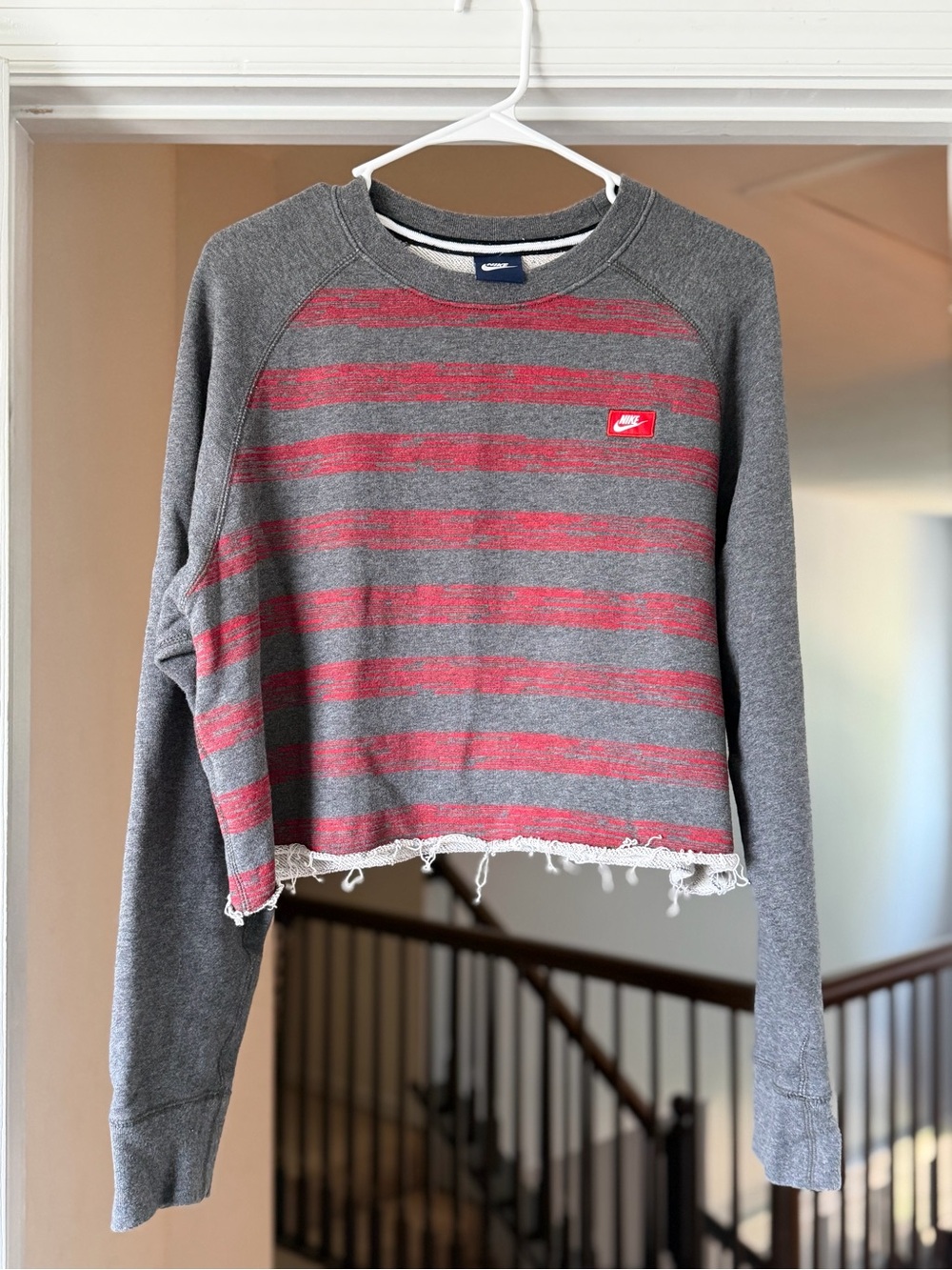 Nike XL Cropped Sweatshirt Gray Red Striped Raw Hem Retro